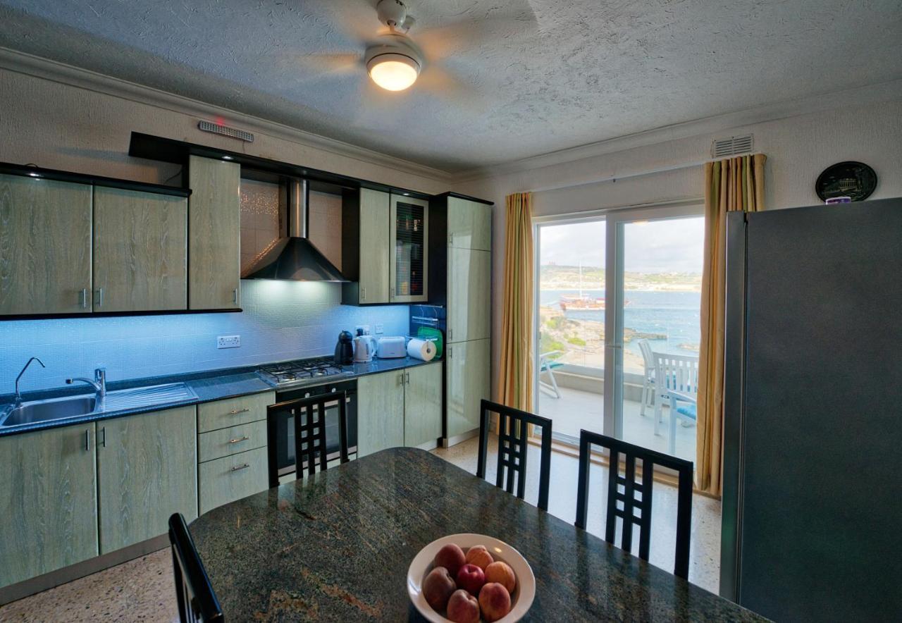 Beachfront Seaview Haven: Malta's Coastal Retreat Mellieha Exterior photo