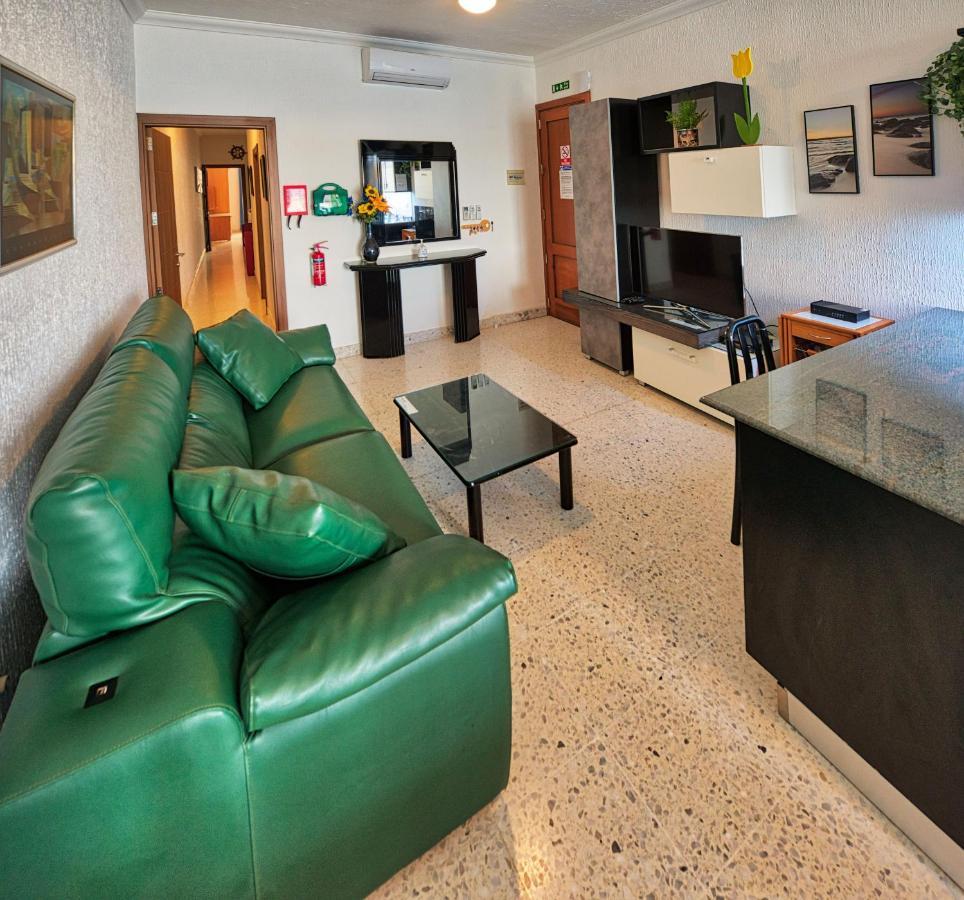 Beachfront Seaview Haven: Malta's Coastal Retreat Mellieha Exterior photo