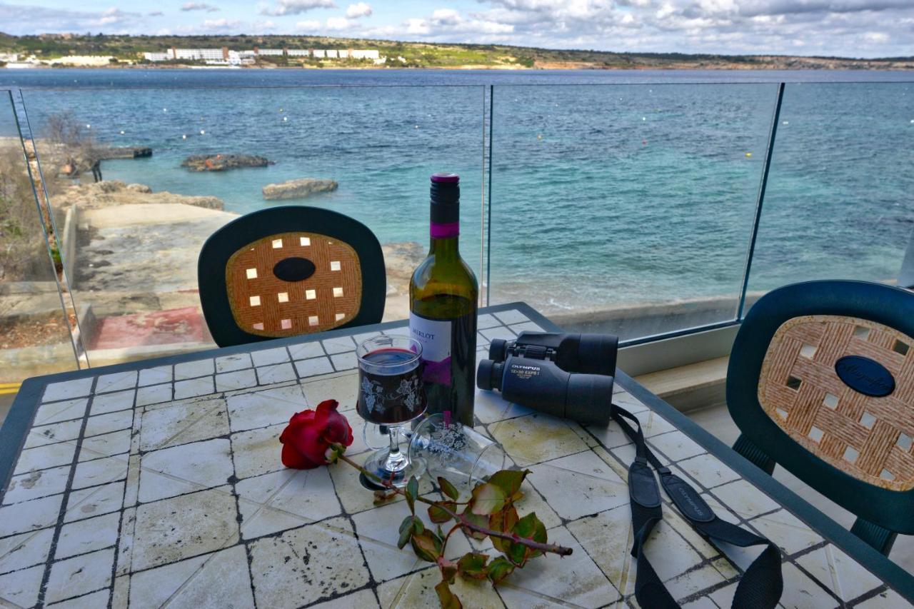 Beachfront Seaview Haven: Malta's Coastal Retreat Mellieha Exterior photo